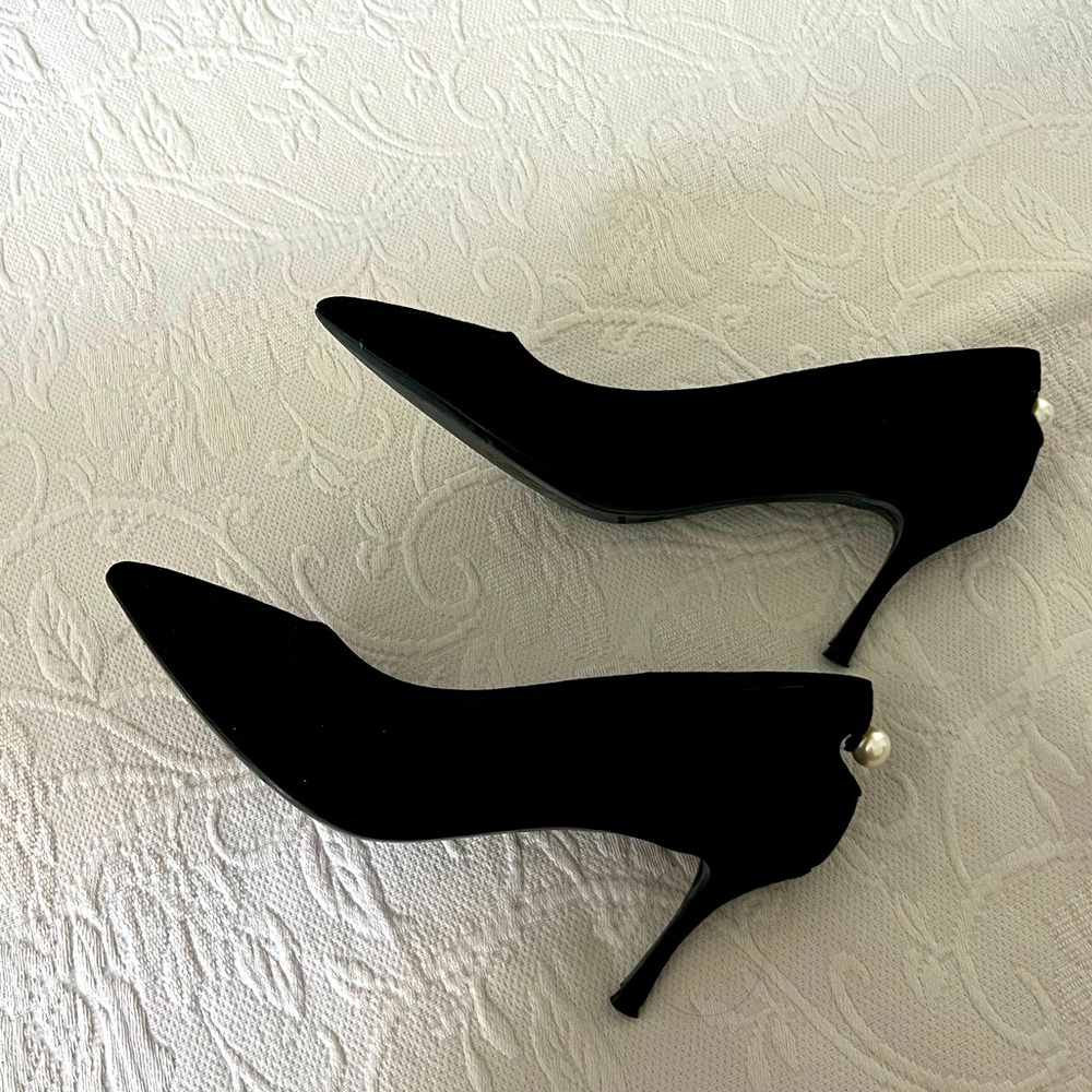 Nicholas Kirkwood Black Suede Pumps with Pearl Heel EU 38.5 US 7-7.5 - Picture 2 of 7